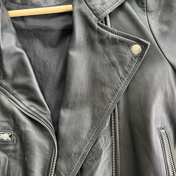 100% leather biker-style jacket, near-perfect condition - Picture 4 of 12